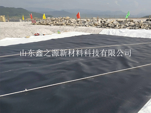 沼氣池黑膜施工的具體要求：精細(xì)施工，確保高效運(yùn)行